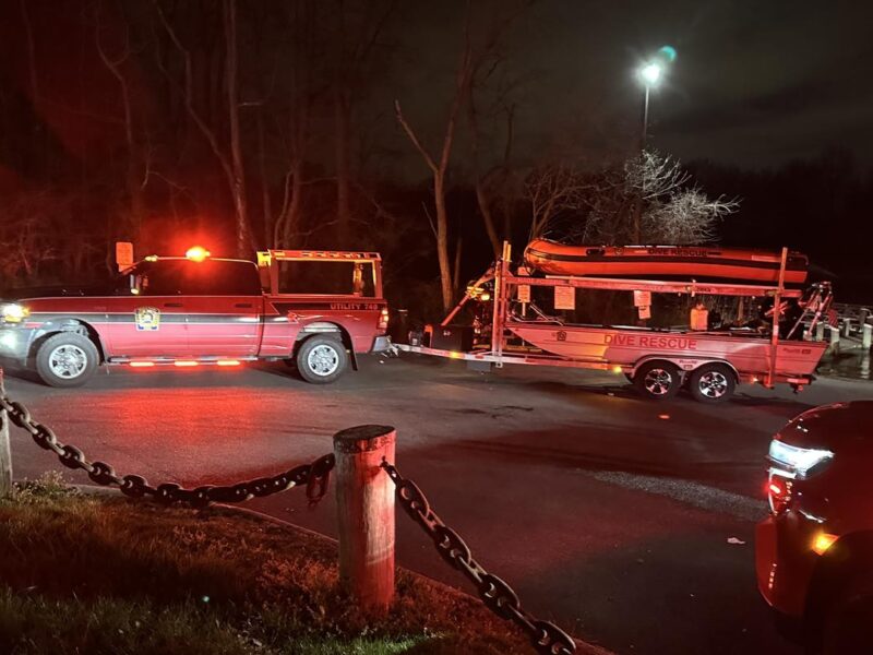 2 people rescued after their boat got stuck in the river at Mariner Point Park