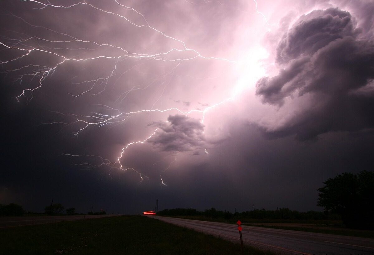 lightning, thunder, lightning storm, night sky, storm, energy, power, nature, electricity, strike, light, thunderstorm, danger, bolt, sky, flash, weather, electric, lightning bolt, powerful, cloud, thunderbolt, dark, bright, electrical, rain, shock, night, charge, flare, storm clouds, dramatic, climate